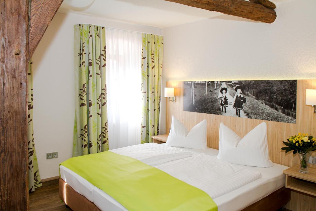 Hotel-Gasthof Blaue Traube E.K. Berching Pokoj fotografie